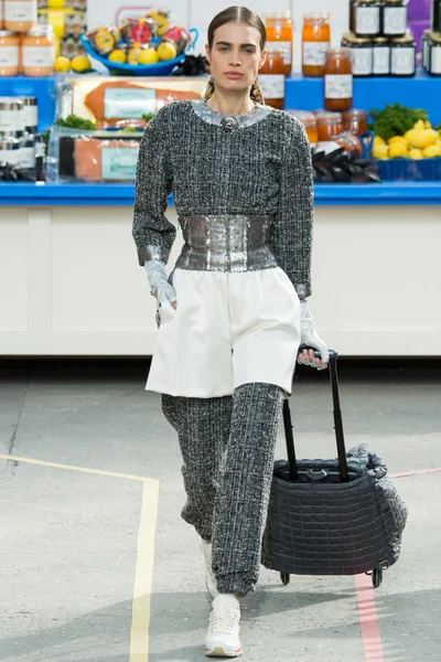 Look 57